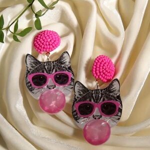 NEW✨Pink Cat Bubblegum Earrings